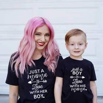 1pcs a Mamãe e a Mim, Combinando Camisas Apenas Um Menino No Amor com Sua mãe Camisa Mom Filho de Correspondência Camisa de Verão Casual de Família