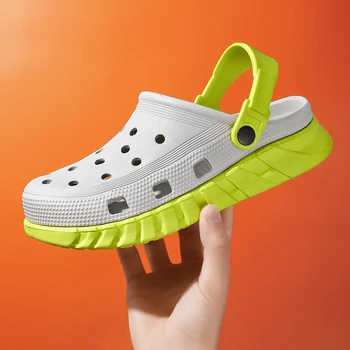 2023 Nova de Verão, Sandálias para Homens Contraste de Cor Tamancos de Moda Gardern Sapatos Masculinos Exterior de Praia, Chinelos de quarto Fundo Macio de Andar de Sapatos