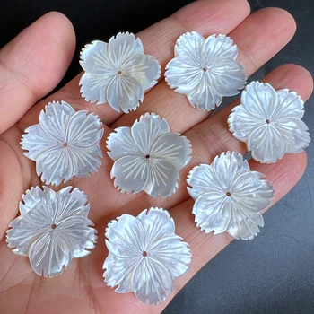 50pcs/lote 20-25mm Natural de cinco petaled flores, Mãe de Pérola shell para DIY Jóias Flor de Corte de PATACAS, Pérola shell de Esferas para o Broche