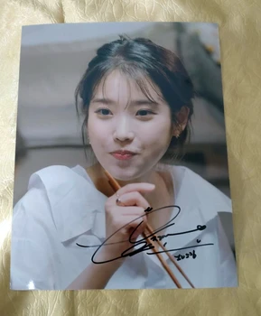 de próprio punho e assinado IU, Lee Ji Eun foto autografada 8*10 cm de K-POP 102020