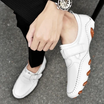 Marca italiana de Homens Mocassins e Slip-on Branco, Sapatos de Couro Estilo Britânico Mocassin Formal Macio e Confortável com sola de Sapatos Casuais