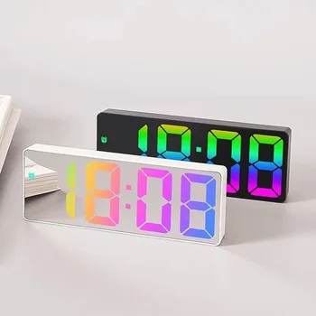 Relógio Despertador Digital Colorul Fontes LED Relógios para o Quarto Eletrônico Exibição da área de Trabalho 3 Definições de Alarme de Voz Tabela de Controle de Luz