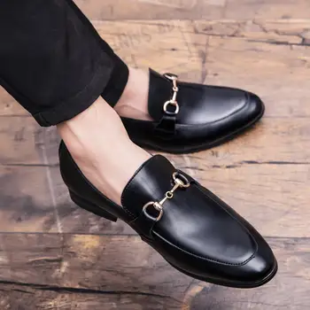 Sapatos de couro dos Homens de Negócios Formal de Verão Respirável Dedo Apontado Aumento da Altura do Palmilha Estilo coreano Noivo do Casamento de Homens